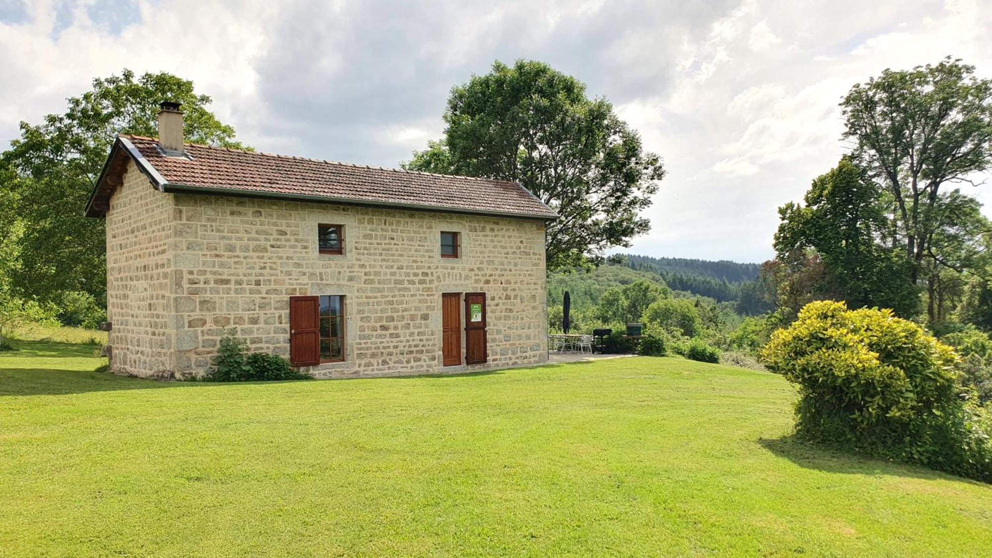 Domaine De Montvianeix Panzió Saint-Victor-Montvianeix Kültér fotó